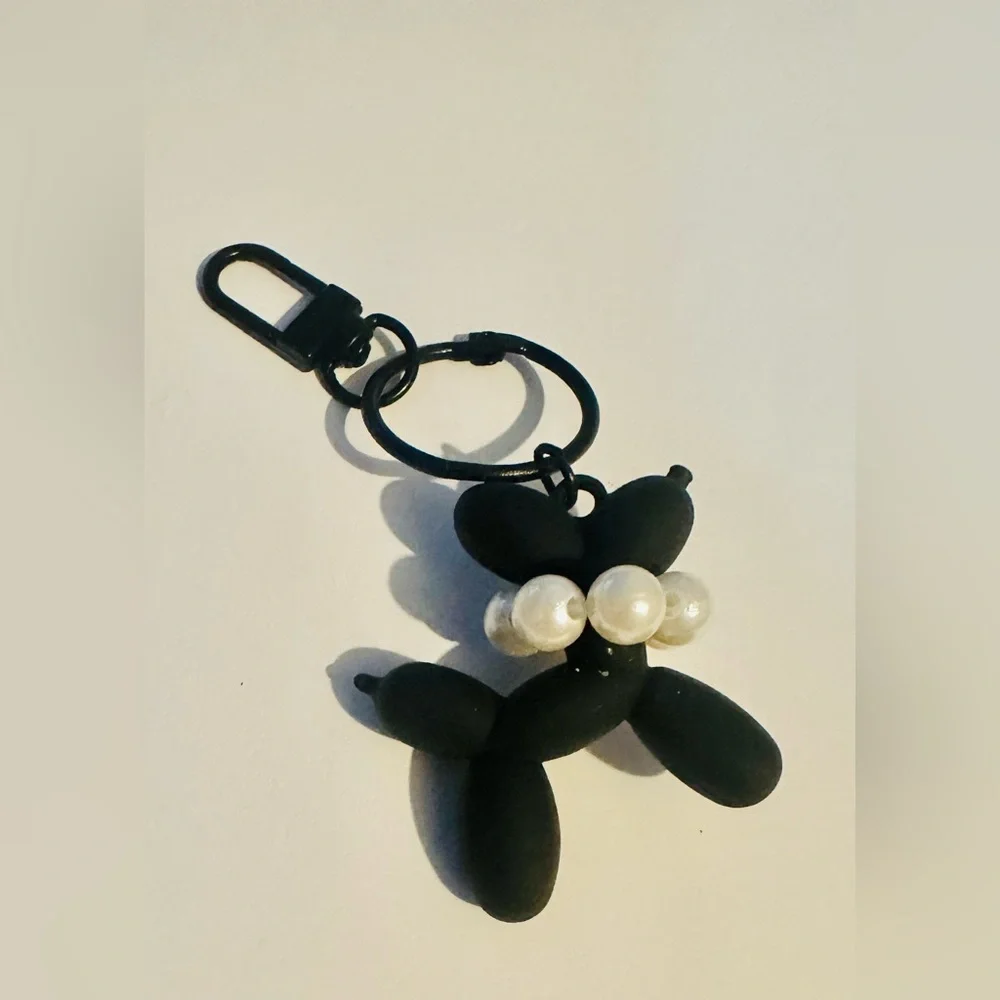 Black Balloon Dog Keychain/Bagcharm/Zipper pull with Pearls - Picture 1 of 2